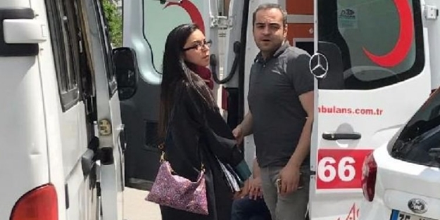 Ambulansta boşandılar