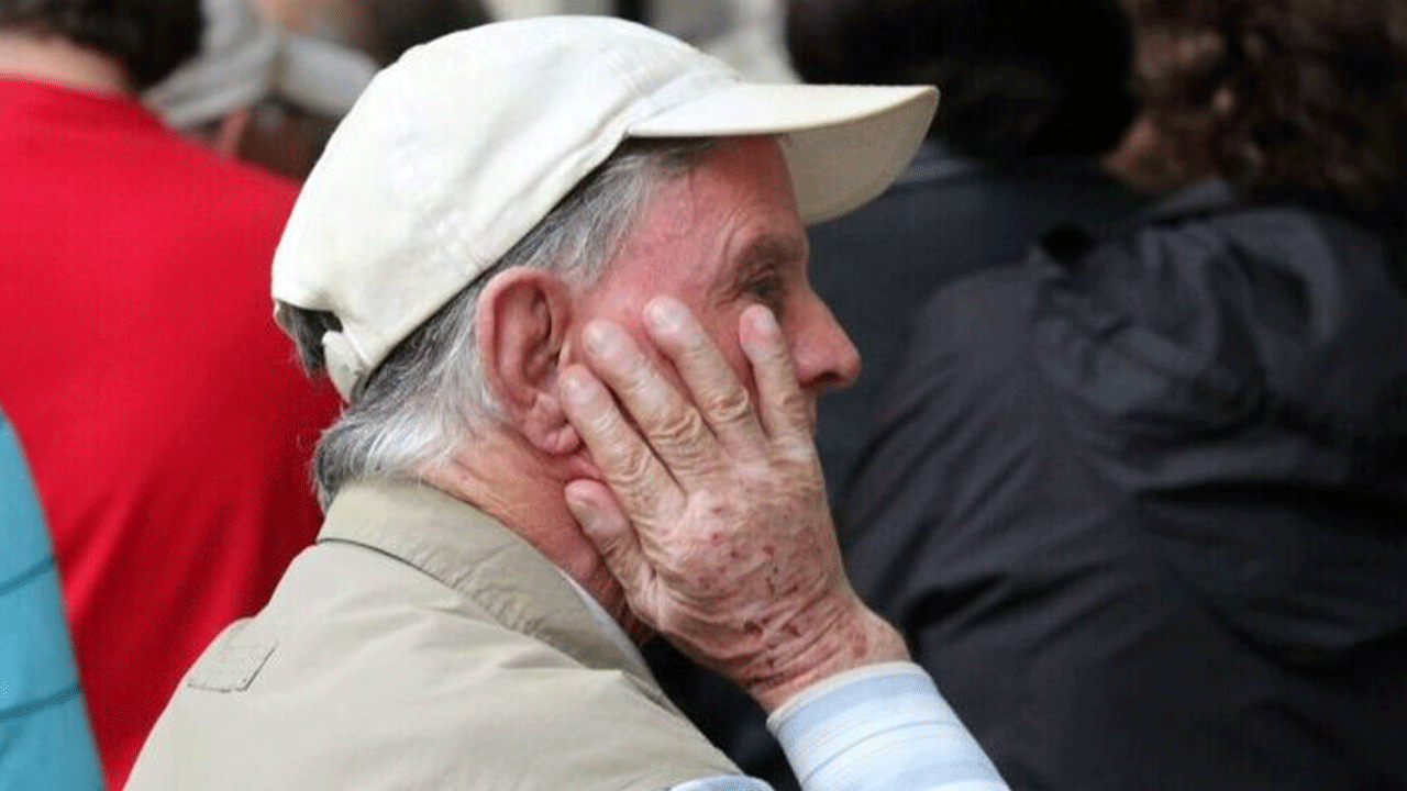 ‘Amca sen ölüsün’ dediler, emekli maaşını kestiler!