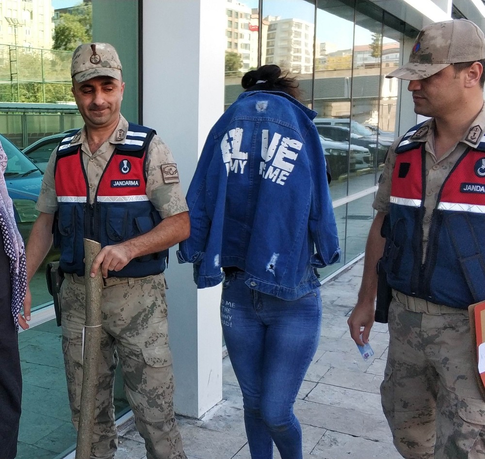 Amcasını öldüren genç kıza 15 yıl hapis 