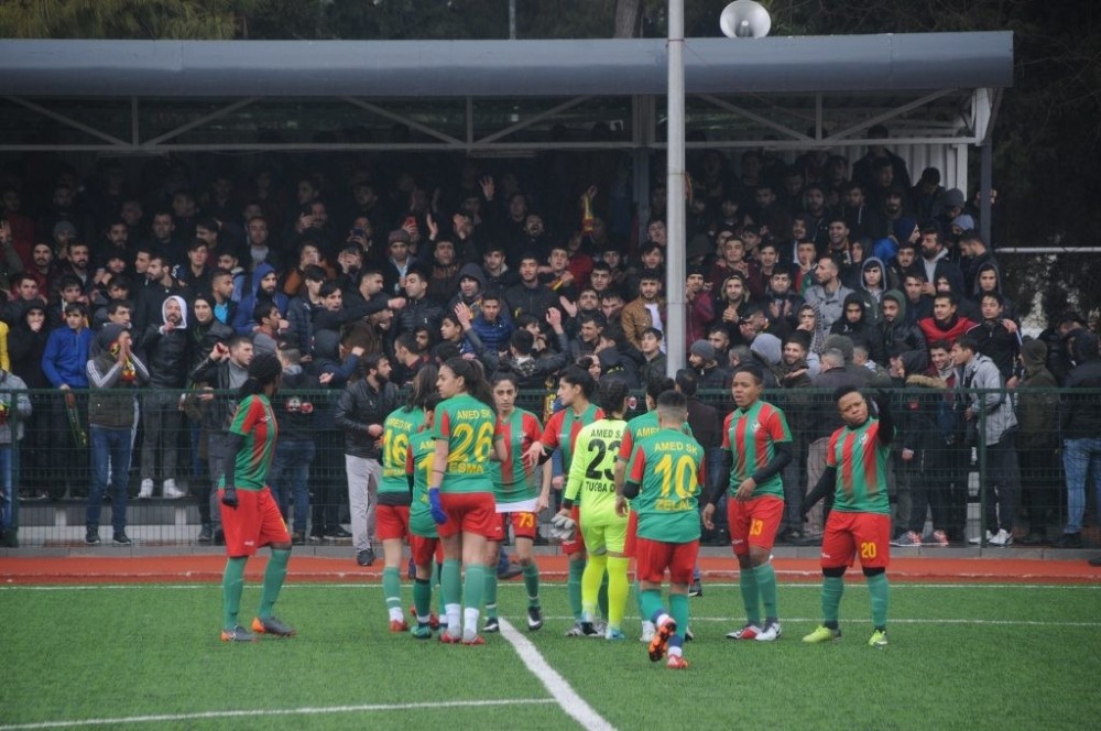 Amed Sportif Faaliyetler’in kadın futbolcularından teşekkür mesajı 