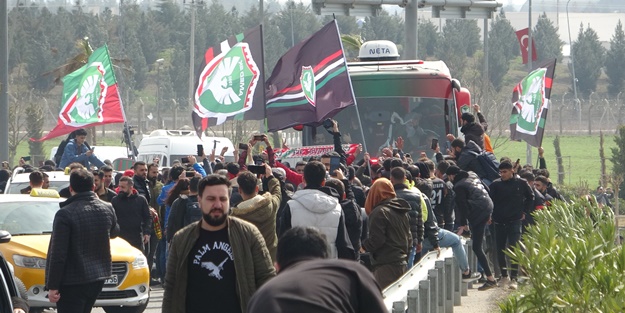 Amedspor Kulübü Diyarbakır'a ulaştı! 'Yaralı arkadaşlarımız var'