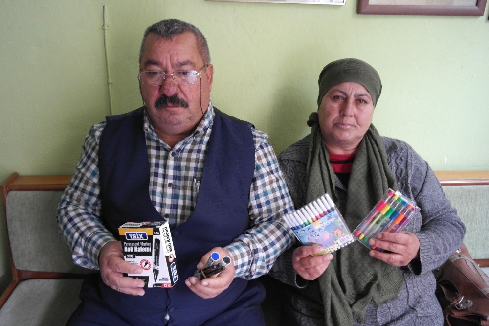 Ameliyat olabilmek için kırtasiye ürünleri satıyor 