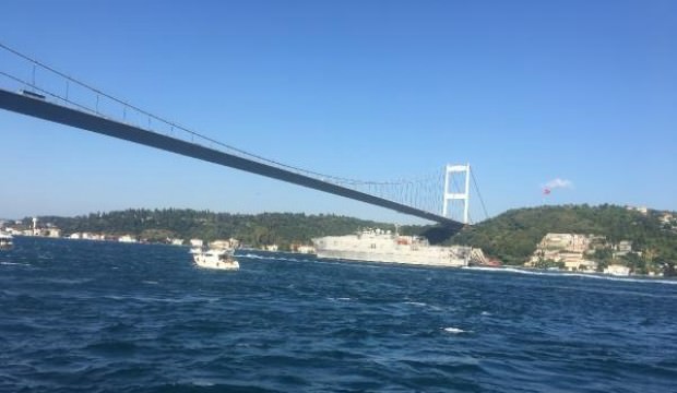 Amerika askeri gemisi İstanbul Boğazı'ndan geçti