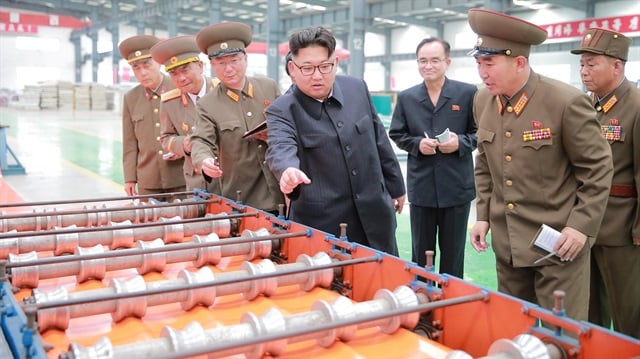 Amerika bardağı taşırdı