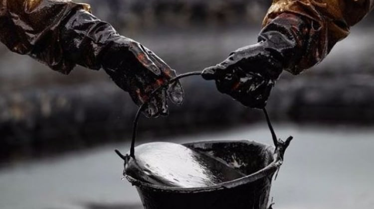 Amerika verileri petrolü vurdu