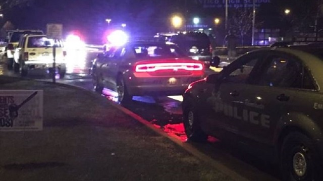 Amerika'da öğrencilere ateş açıldı