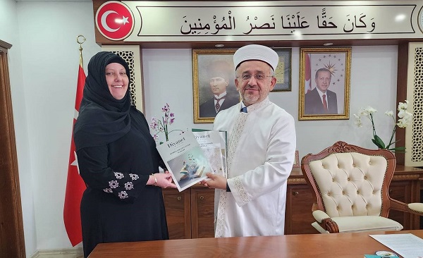 Amerikalı kadın İslam'la şereflendi