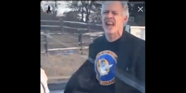 Amerikan polisi üzerine yürüyen adama 11 kurşun sıktı! Görüntüler ülkeyi ayağa kaldırdı