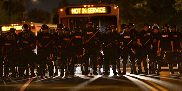 Amerikan rüyası artık tarih oldu 5 eyalette OHAL ilan edildi