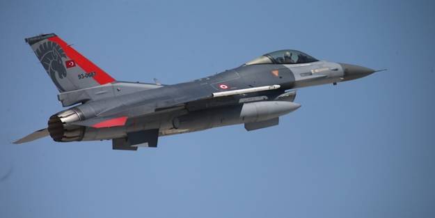 Amerikan yapımı F-16 ve Rus menşeili SU-25 savaş uçakları ortak tatbikatta göz doldurdu