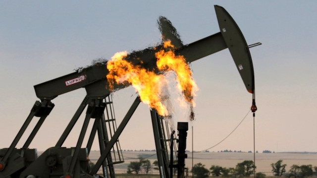 Amerika'nin ham petrol stokları arttı