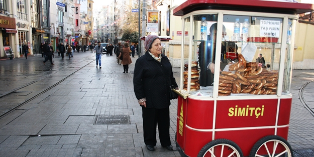 Ana arterlerdeki simitçi tezgahları kaldırıldı