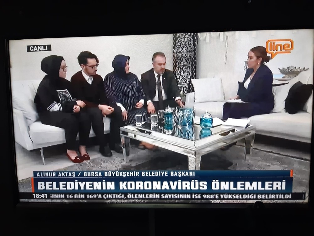 Ana haber bülteni başkanın evinden sunuldu 