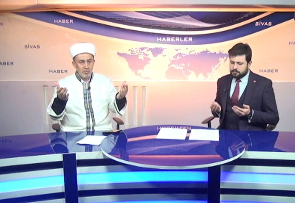 Ana haber bülteninde Korona duası 