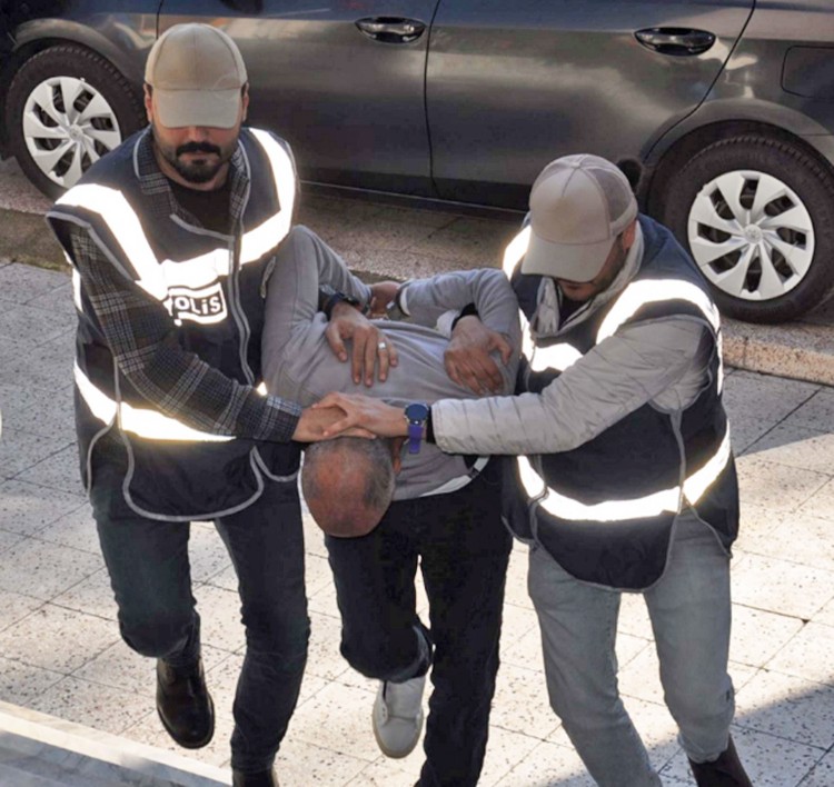 Ana-kız canice katledildi: Anne ve kızını telle boğarak öldürdü