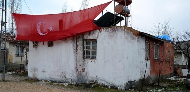 Şehidin kirada oturan annesine ev alınacak