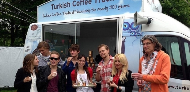 ABD'lilere Türk kahvesini tanıtıyorlar