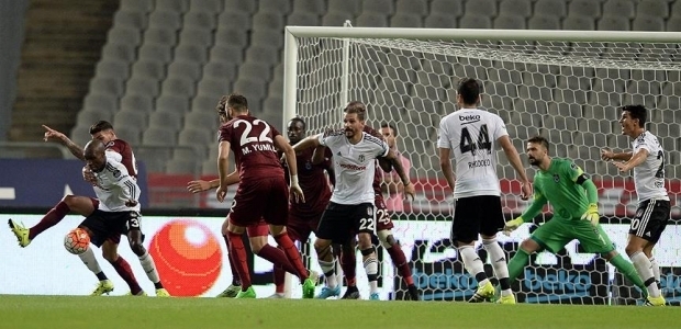 Avni Aker'de dev maç