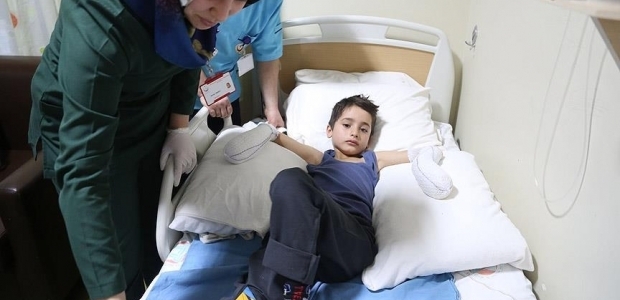 Ağrı'da Afgan çocuk donmak üzereyken bulundu