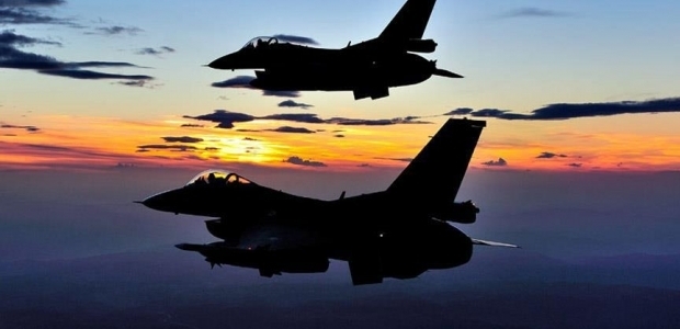 Mısır'da F-16 savaş uçağı düştü