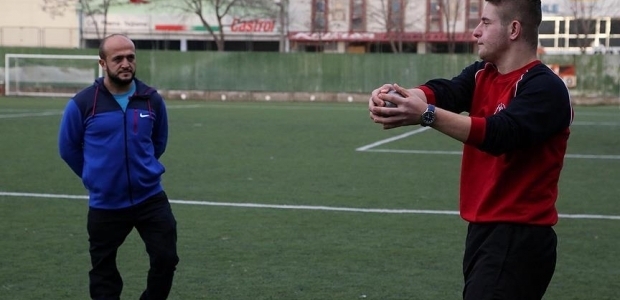 Dünya şampiyonu garson engel tanımıyor