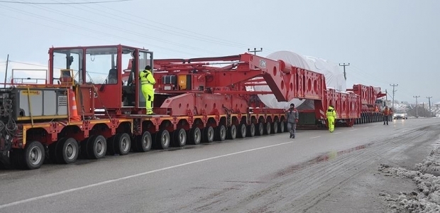 288 tekerlekli devasa araç görenleri şaşırtıyor