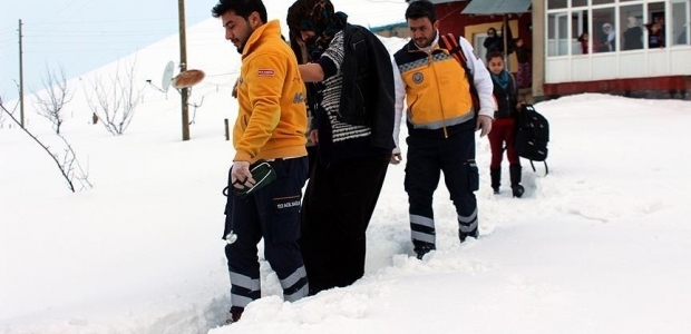 Sancısı başlayan kadın için seferber oldular