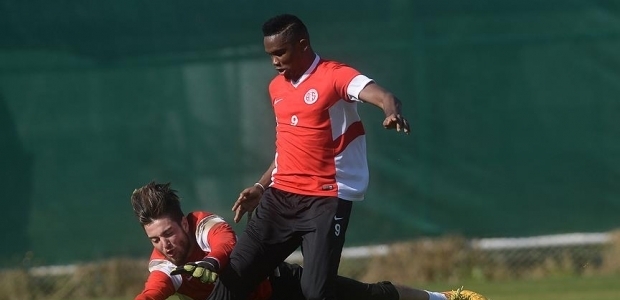 Eto'o: Beni gol krallığı endişelendirmiyor