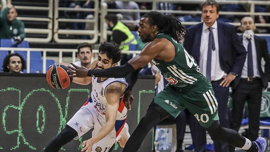 Anadolu Efes deplasmanda Panathinaikos'a yenildi