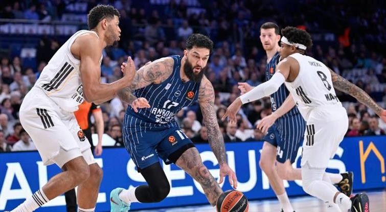 Anadolu Efes deplasmanda Real Madrid'e kaybetti