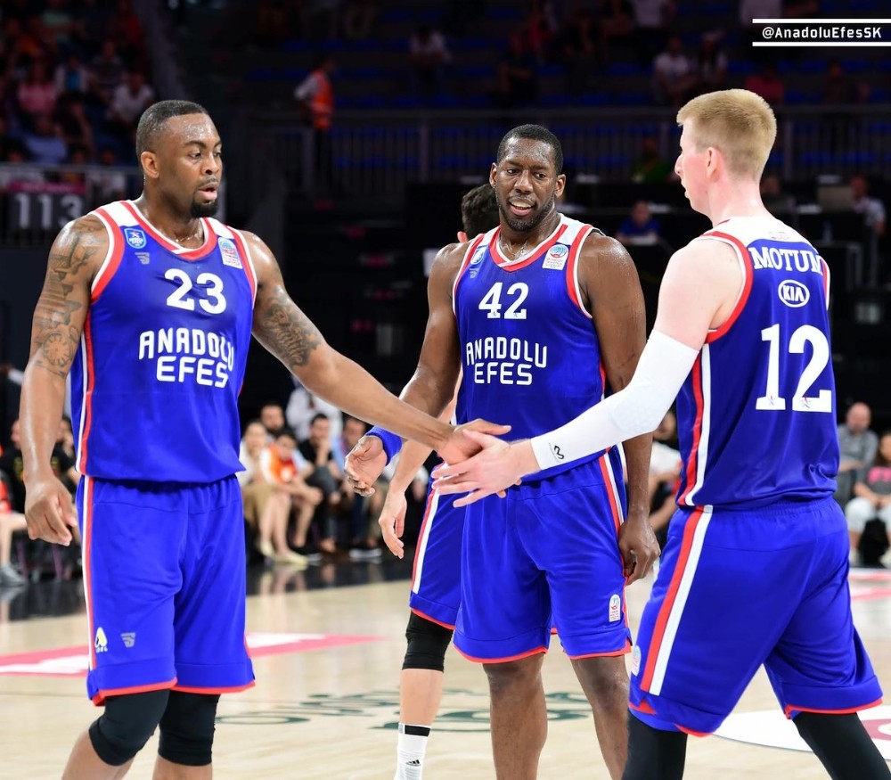 Anadolu Efes finalde 