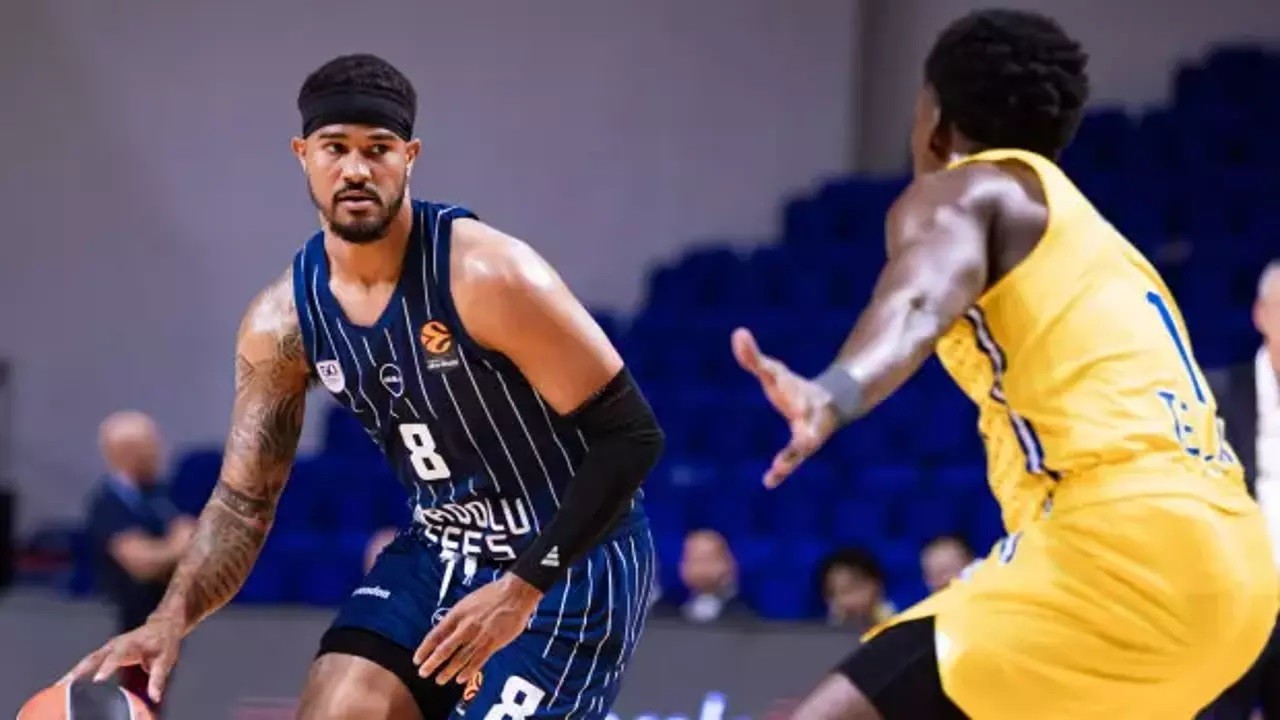 Anadolu Efes, İsrail Takımını Dağıttı: EuroLeague'e Galibiyetle Başladı