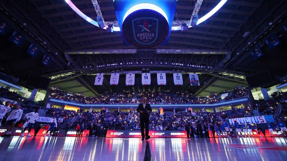 Anadolu Efes’ten 90’lar gecesi 
