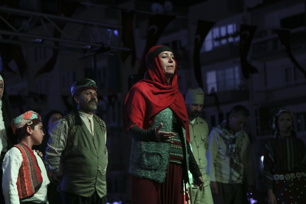 ‘Anadolu Kadınları’ oyununa yoğun ilgi 