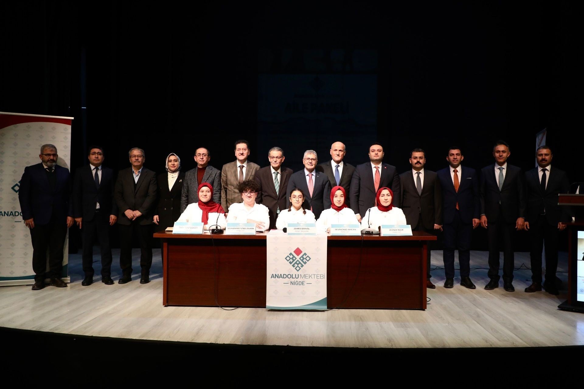 Anadolu Mektebi İl Paneli Niğde’de yoğun katılımla yapıldı