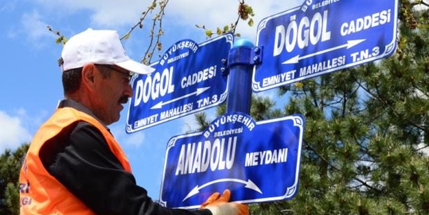 Anadolu Meydanı tabelaları takıldı