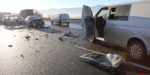 Anadolu Otoyolu'nda zincirleme trafik kazası