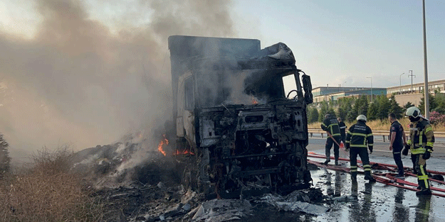 Anadolu Otoyolu'nda yanan tır ulaşımı aksattı