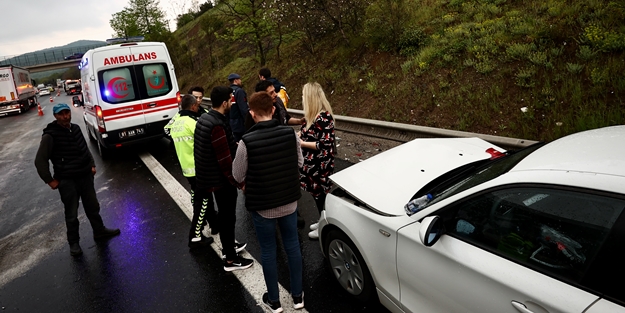 Anadolu Otoyolu'nda zincirleme kaza: Yaralılar var