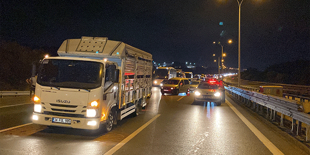 Anadolu Otoyolu'ndaki zincirleme kazada 1 kişi yaralandı