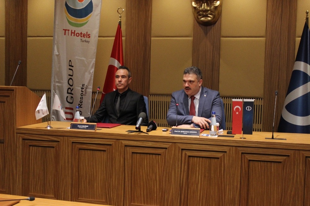 Anadolu Üniversitesi ile Türkiye TT Hotels Turkey arasında iş biriliği protokolü 