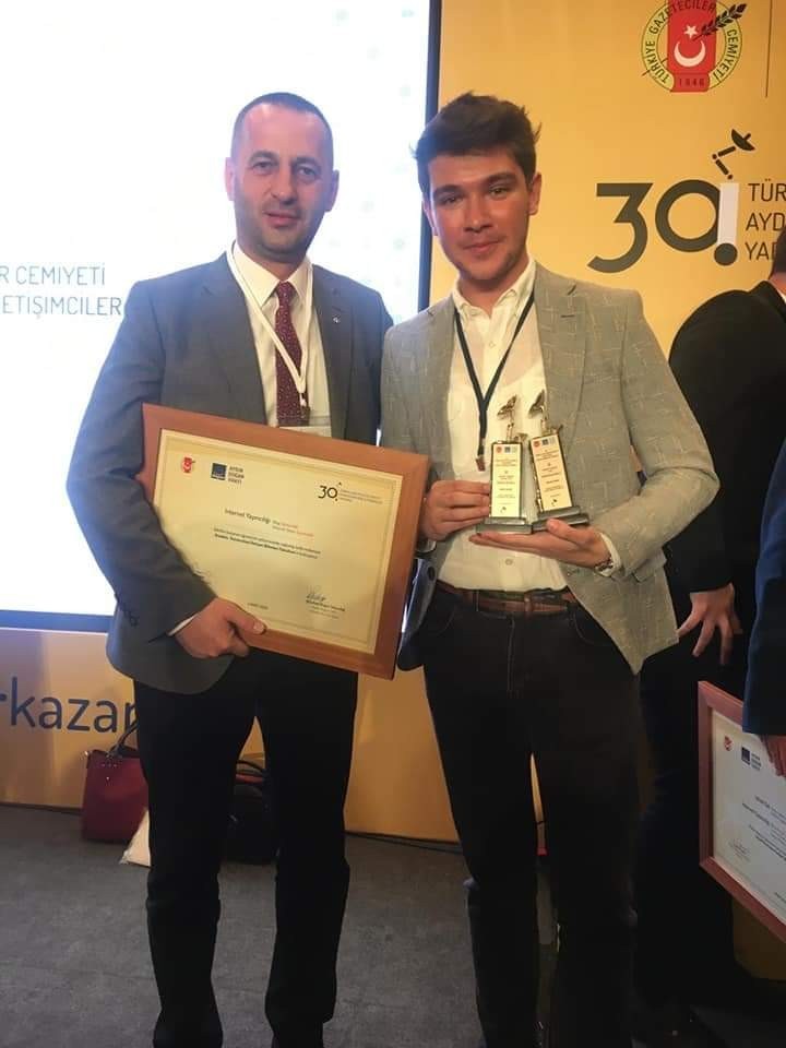 Anadolu Üniversitesi öğrencisine 2 ayrı ödül 