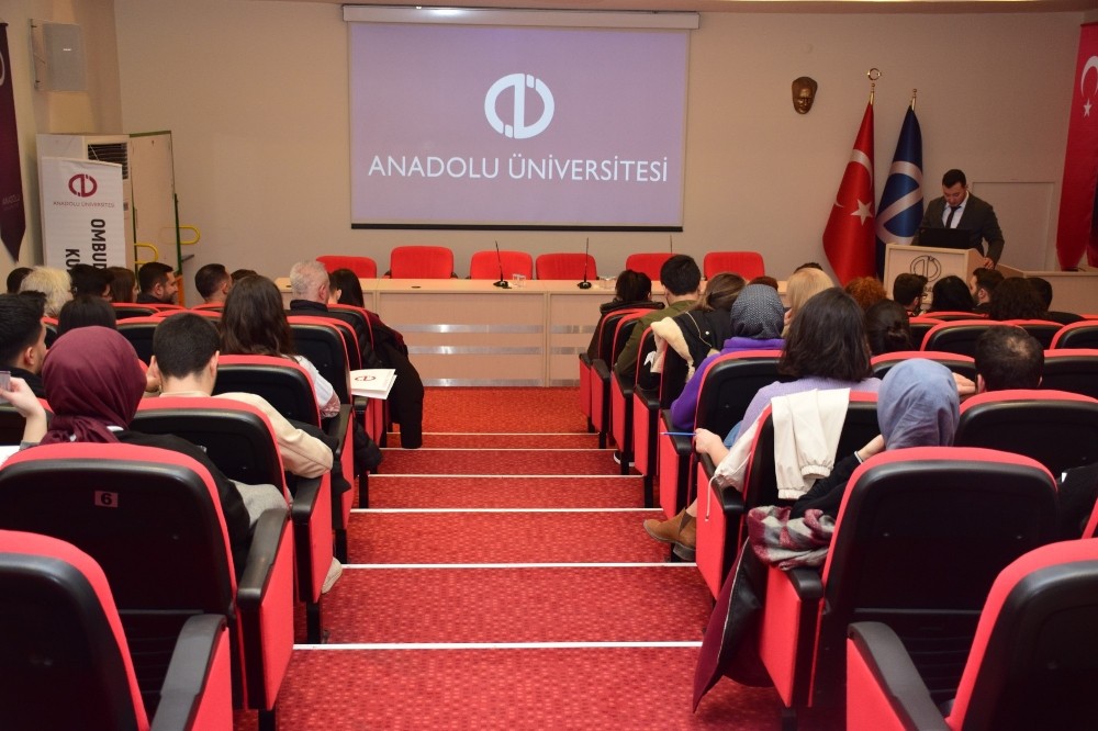 Anadolu Üniversitesi’nde “Ombudsmanlık” konuşuldu 