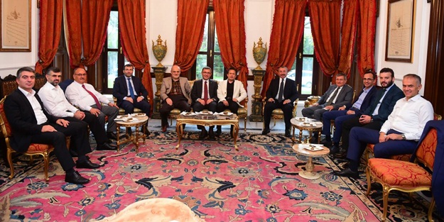 Anadolu Yakası Belediye Başkanları, toplantı için Ümraniye’de buluştu