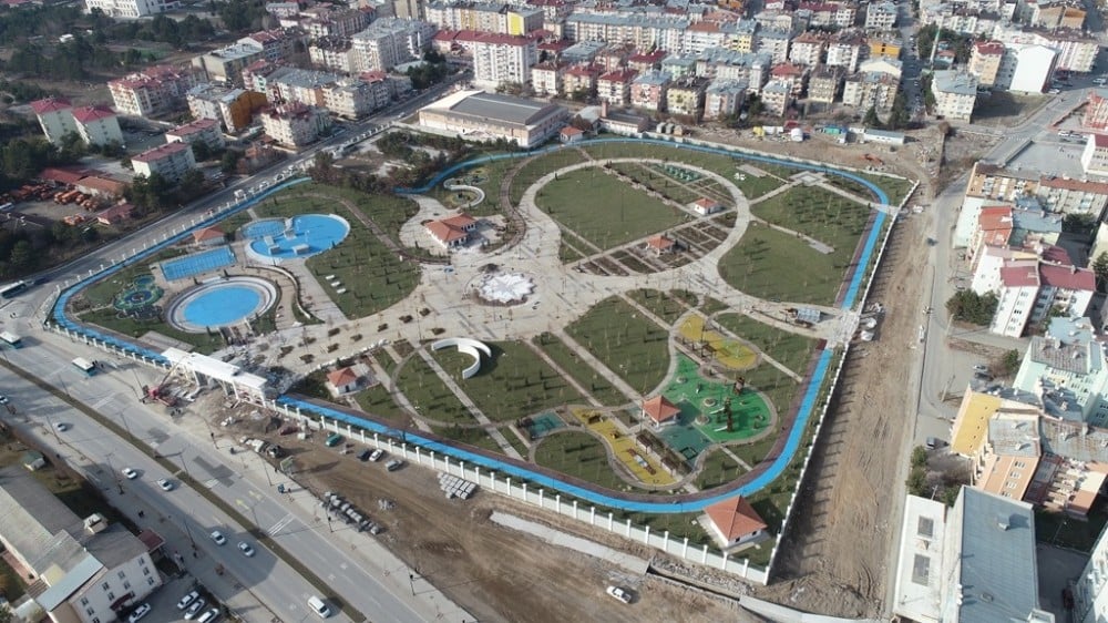 Anadolu’nun en büyük millet bahçesi açıldı 