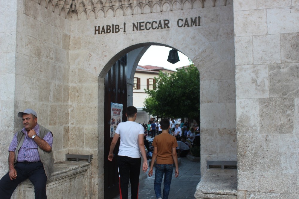 Anadolu’nun ilk camisinde bayram namazı 