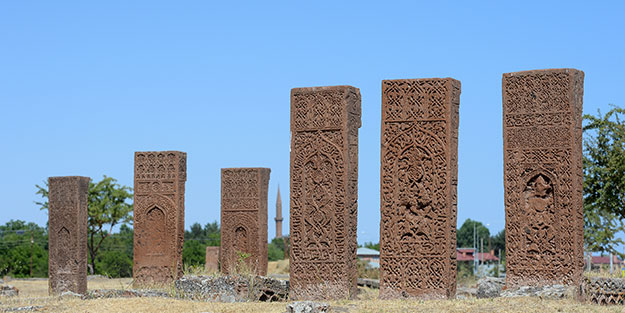 ''Anadolu'nun Tapusu'' dünyanın en büyük Türk İslam mezarlığına ev sahipliği yapıyor