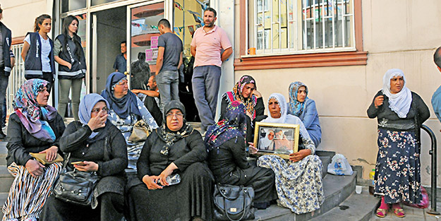 Anaların feryadı HDP ve PKK’yı bitirir