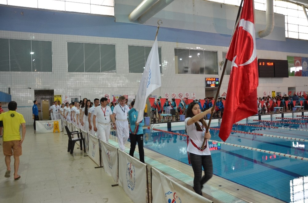 Analig Yüzme Yarı Final Müsabakaları Başladı 