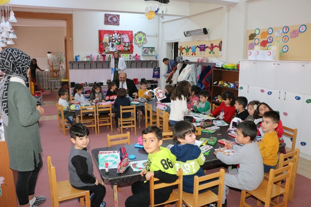 Anaokulu öğrencilerine Başkan Orhan sürprizi 